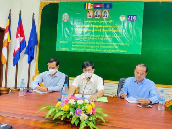 វគ្គបណ្តុះបណ្តាលគ្រូបង្គោលស្តីពី”ការគ្រប់គ្រង និងកម្ចាត់សមាសភាពចង្រៃ លេីដំណាំស្វាយ ស្វាយចន្ទី ដំឡូងមី និងបន្លែ”