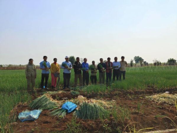 ចុះពិនិត្យវឌ្ឍនភាពនៃការអនុវត្តគម្រោង