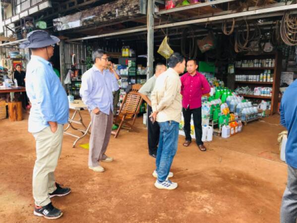 ក្រុម​ការងារ​បានបន្តជួបជាមួយម្ចាស់អាជីវកម្ម វណ្ណ នាងគន្ធា ស្ថិតនៅភូមិអូរខ្លែង ឃុំប៉ាលហាល ស្រុកត្បែងមានជ័យ ខេត្តព្រះវិហារ