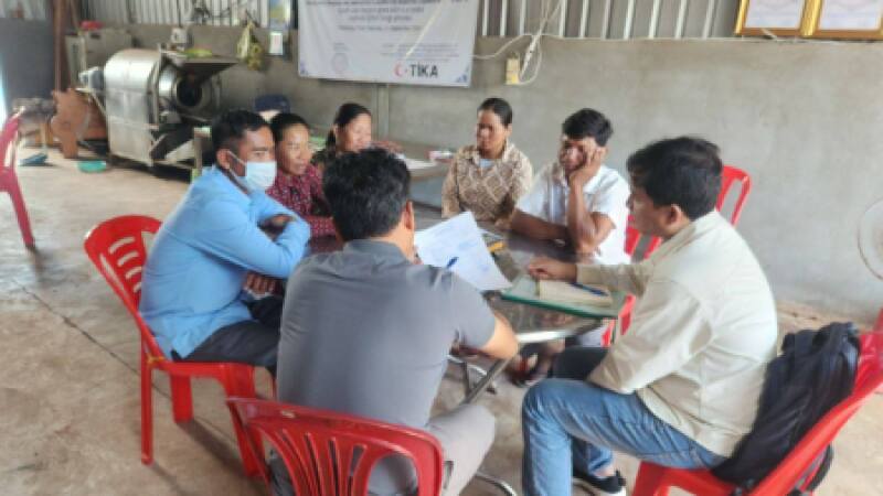 ចុះវាយតម្លៃ និងតាមដានសហគ្រាសកសិកម្ម ក្រោយបានចូលរួមវគ្គបណ្តុះបណ្តាលសុវត្ថិភាពចំណីអាហារ នៅខេត្តកំពង់ធំ